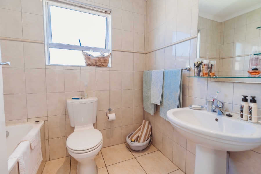 3 Bedroom Property for Sale in Kerriwood Hill Western Cape